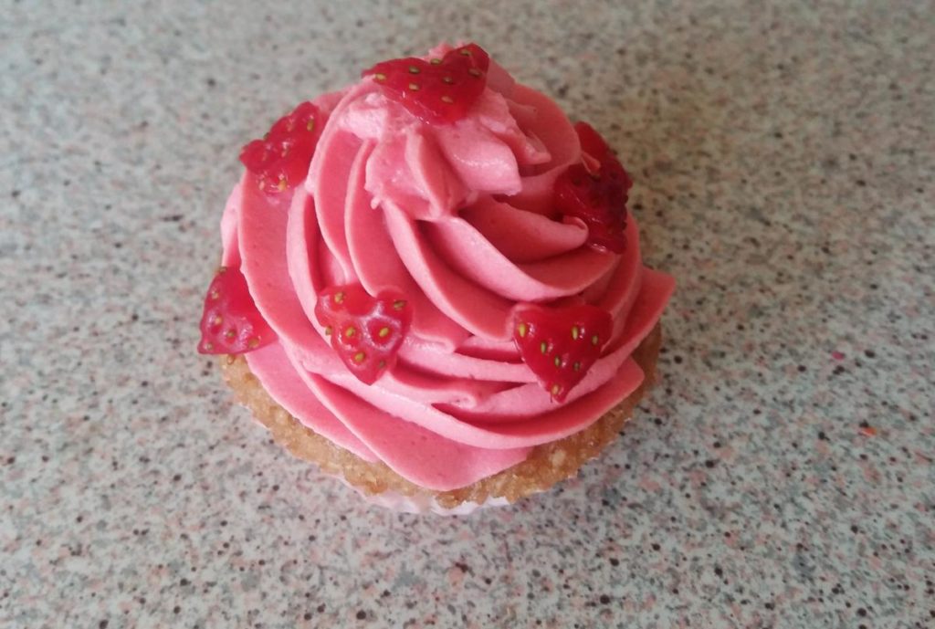 Cupcakes alla fragola di San Valentino 10
